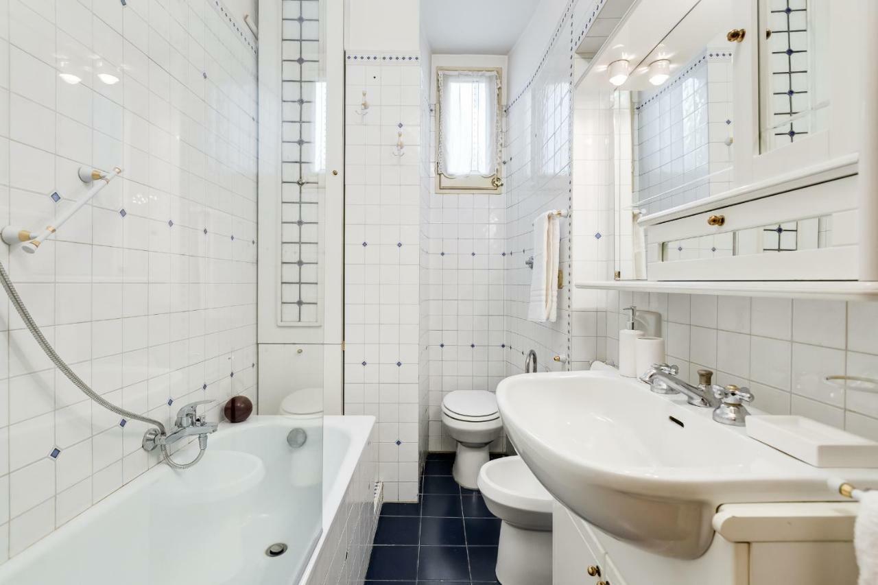 Elegant Apartment Rom Exteriör bild